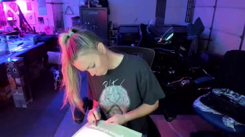 Patricia Mars           Goddess of Mars twitter thegoddessmindy online show from October 2025 02:38:01 PM