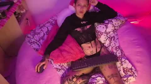 Snapshot of goddess_vee_ chatting on July 2026 09:17:02 PM vee online show from July 2026 09:17:02 PM