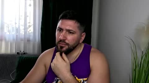 gold_alpha_boy online show from April 2026 12:46:02 PM