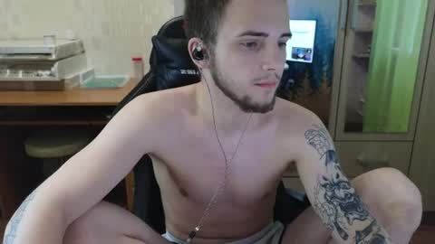 Snapshot of golden_boyyy21 chatting on June 2026 04:07:02 PM Golden boyyy21 online show from June 2026 04:07:02 PM