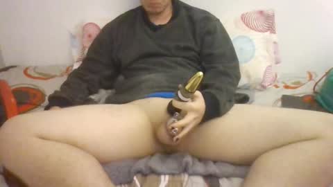 Snapshot of goldenboy207 chatting on December 2025 03:40:02 PM goldenboy207 online show from December 2025 03:40:02 PM