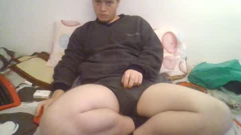 Snapshot of goldenboy207 chatting on December 2025 01:28:01 PM goldenboy207 online show from December 2025 01:28:01 PM