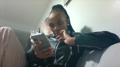 Snapshot of goldenmusexo chatting on April 2026 06:45:01 PM goldenmusexo online show from April 2026 06:45:01 PM