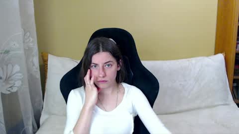 Elizabeth Effie online show from June 2026 06:01:01 PM