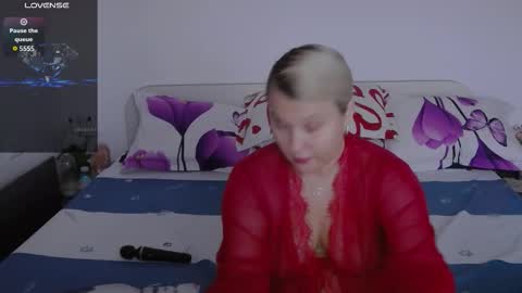 Elysa online show from November 2025 07:29:02 AM