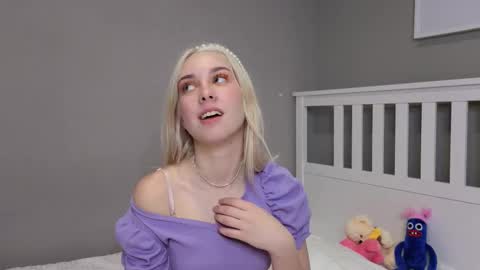 Snapshot of goog_div chatting on November 2025 11:07:01 AM goog_div online show from November 2025 11:07:01 AM