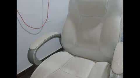 Andres online show from November 2025 07:01:02 PM