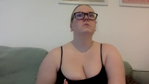 Snapshot of graceloves69 chatting on May 2026 09:38:01 AM Grace Loves online show from May 2026 09:38:01 AM