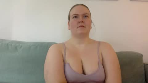 Snapshot of graceloves69 chatting on May 2026 10:22:02 AM Grace Loves online show from May 2026 10:22:02 AM
