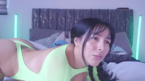 GRECIADOMM555 online show from April 2026 05:18:01 PM
