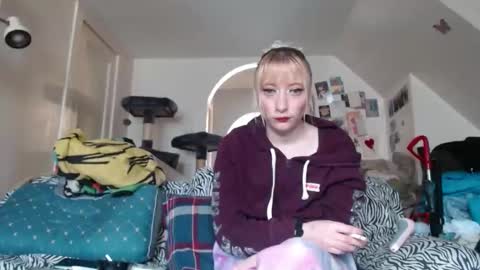 gracielynne1989 online show from April 2026 09:27:01 PM