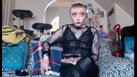 gracielynne1989 online show from April 2026 06:12:01 PM
