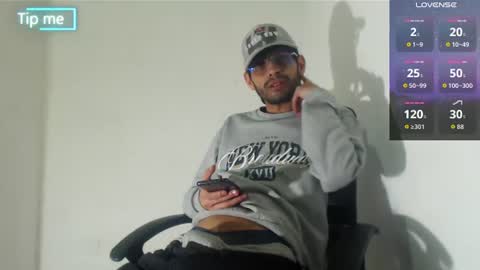Snapshot of grayhorny chatting on June 2026 05:12:01 AM Gray online show from June 2026 05:12:01 AM