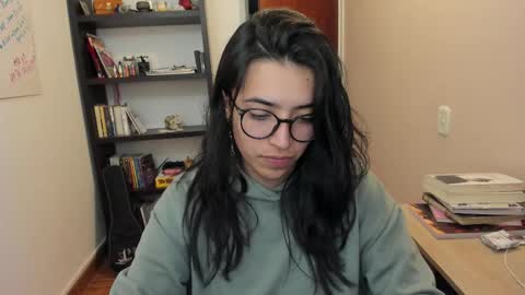 Greta online show from November 2025 02:13:01 AM