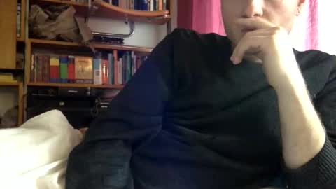 gruendamien online show from February 2026 12:01:02 PM