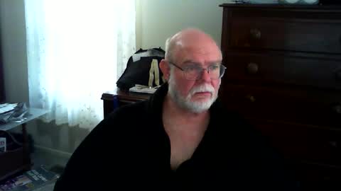 Snapshot of gtnolder60 chatting on April 2026 01:04:01 PM Gary online show from April 2026 01:04:01 PM