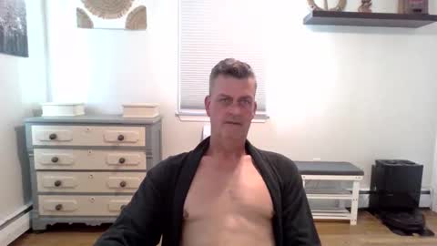 gudguy2025 online show from May 2026 11:50:02 AM