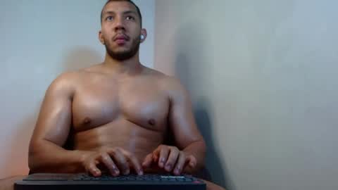 holl latino online show from May 2026 05:07:01 PM