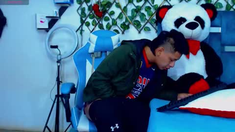 Hakim online show from December 2025 04:03:02 PM