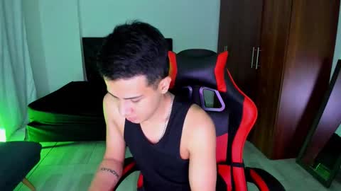 hades_horny_ online show from May 2026 12:05:01 AM