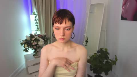 Snapshot of hairy_queeen chatting on October 2025 01:17:02 PM hairy_queeen online show from October 2025 01:17:02 PM