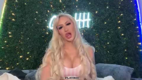 Halia Hill online show from April 2026 08:58:02 PM