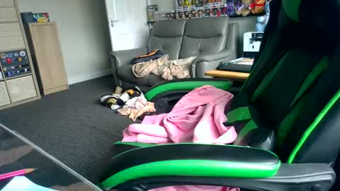 Sissy Sarah-Louise  online show from April 2026 01:34:02 PM