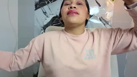 Snapshot of hanna_goldenst chatting on November 2025 10:19:01 PM hanna_goldenst online show from November 2025 10:19:01 PM