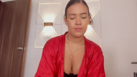 Snapshot of hanna_risso chatting on April 2026 06:01:01 PM HANNA online show from April 2026 06:01:01 PM