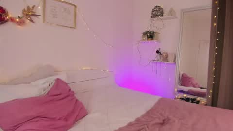 HannahIm a simple girl who likes gifts Lovense is activeThere are legends that in this room all your wish can come true online show from May 2026 08:04:02 PM