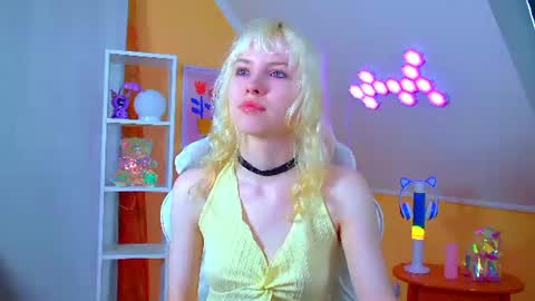 Snapshot of hannahhollis chatting on June 2026 06:15:02 AM Hannah online show from June 2026 06:15:02 AM