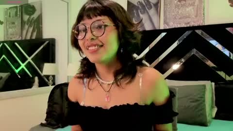 hannita_01 online show from June 2026 01:13:01 PM