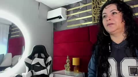 Snapshot of hanny_bliss chatting on June 2026 11:55:02 AM Hanny online show from June 2026 11:55:02 AM