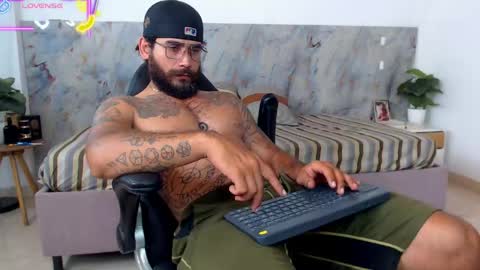 hanz_col online show from April 2026 11:18:02 PM