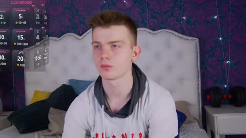 happydeimos online show from April 2026 09:37:02 PM