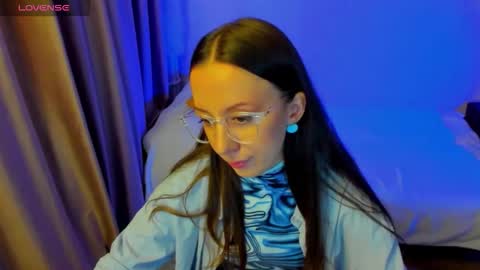 Stephanie online show from March 2026 07:07:02 PM