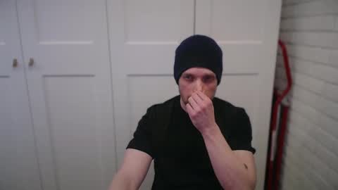 happyvelvetpaw online show from April 2026 03:29:01 PM