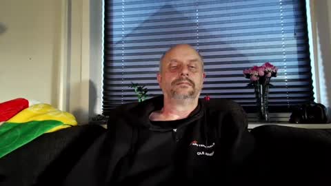 MrLazy online show from June 2026 06:19:02 PM