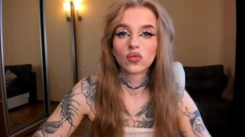 Julia online show from April 2026 05:34:02 AM