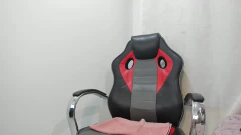 Snapshot of harrydaviss chatting on November 2025 07:13:02 PM alpha online show from November 2025 07:13:02 PM