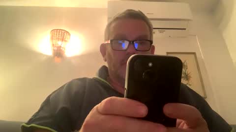 Snapshot of hawks2113 chatting on February 2025 09:35:02 PM hawks2113 online show from February 2025 09:35:02 PM