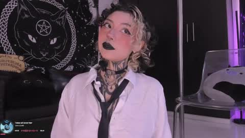 Hazell Witch online show from April 2026 06:02:01 PM