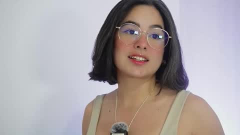 Snapshot of hearmymoans_18 chatting on January 2026 10:34:02 PM hearmymoans_18 online show from January 2026 10:34:02 PM