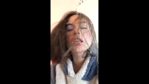 Snapshot of hearmymoans_18 chatting on February 2026 09:18:01 PM hearmymoans_18 online show from February 2026 09:18:01 PM