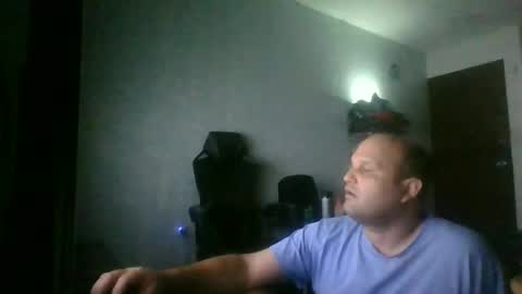 Snapshot of heavy_rebellxc chatting on June 2026 04:00:02 AM Heavy Rebell online show from June 2026 04:00:02 AM