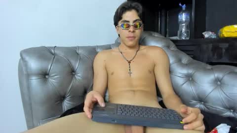 heellboy_ online show from November 2025 08:47:01 AM