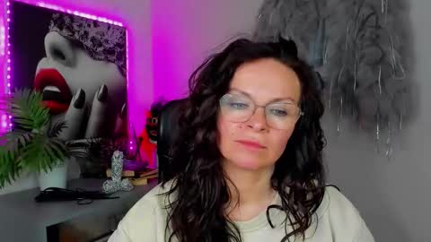 Snapshot of helen_79 chatting on April 2026 02:57:01 PM Helen online show from April 2026 02:57:01 PM