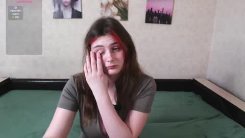 Snapshot of helen_gren chatting on June 2026 05:44:01 AM MY NAME IS HELEN WELCOME TO MY ROOM online show from June 2026 05:44:01 AM