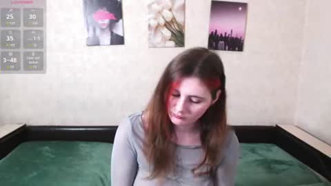 Snapshot of helen_gren chatting on June 2026 05:10:02 AM MY NAME IS HELEN WELCOME TO MY ROOM online show from June 2026 05:10:02 AM