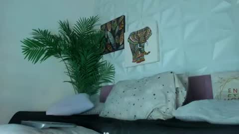 Snapshot of hellen_sky_ chatting on June 2026 07:00:02 PM hellen online show from June 2026 07:00:02 PM